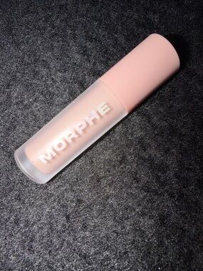 Morphe Pink Liquid concealer- Soft Pink Finish